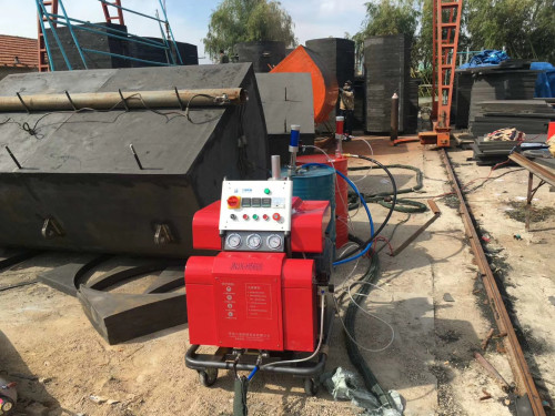 聚脲涂料喷涂机(图1) 聚脲涂料喷涂机