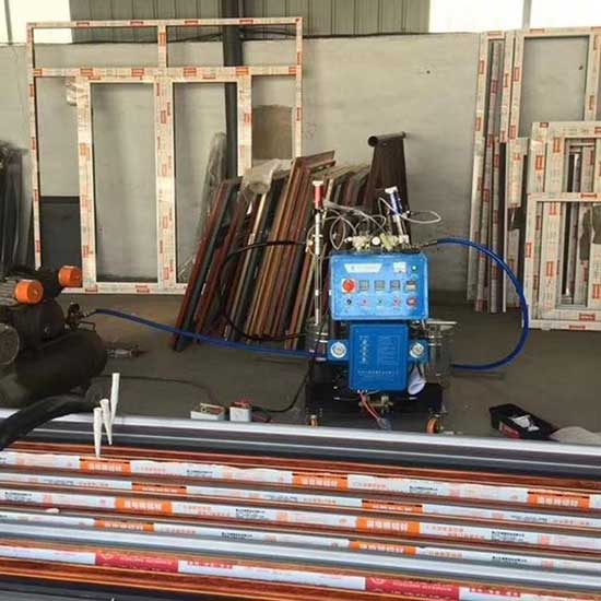 断桥铝型材腔体填充聚氨酯发泡机(图1) Q2600D断桥铝型材腔体填充聚氨酯发泡机